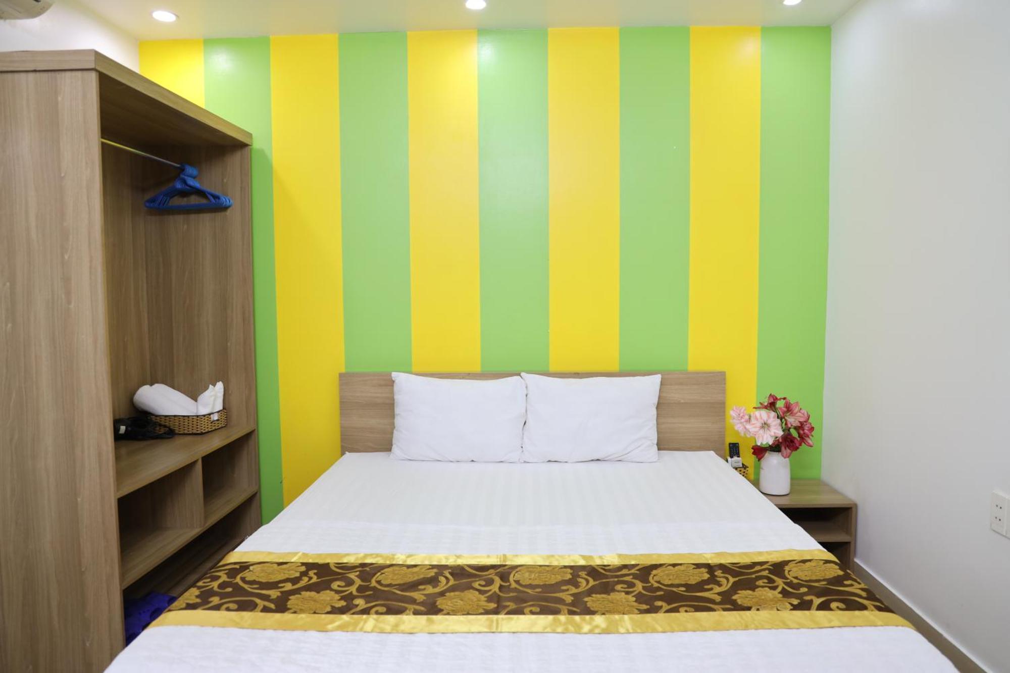 Hung Vuong Hotel Ha Long Bagian luar foto