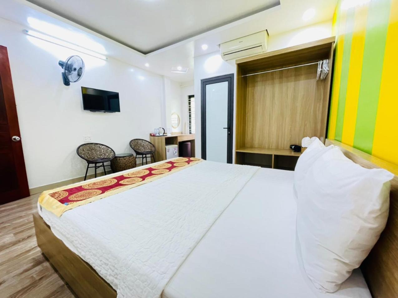 Hung Vuong Hotel Ha Long Bagian luar foto